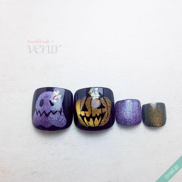 [ハロウィン/手書き/おばけ/かぼちゃ/ブラック/黒/紫/ゴールド/ネイルチップ]のタグが付いたネイルデザイン